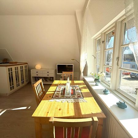 Reetstuebchen Apartment Nieblum Exterior photo